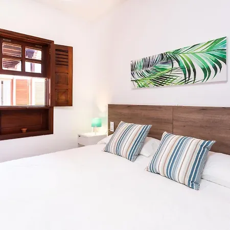 Home2book Stunning Sea Front House Holiday home *