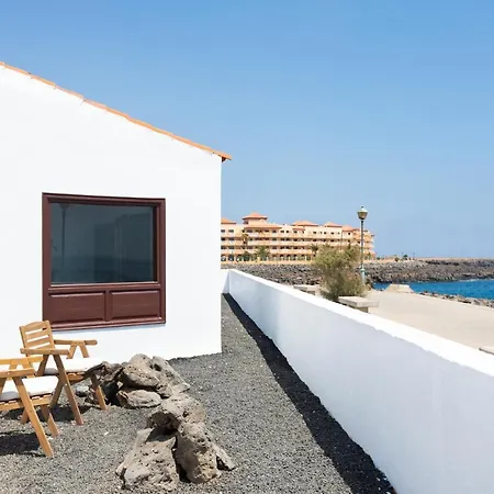 Home2book Stunning Sea Front House Holiday home *