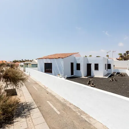 Holiday home Home2book Stunning Sea Front House *