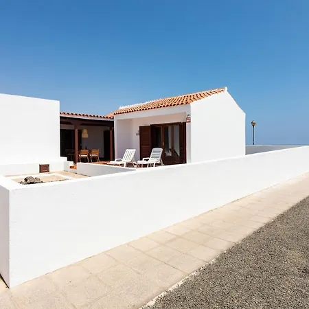Home2book Stunning Sea Front House Holiday home *