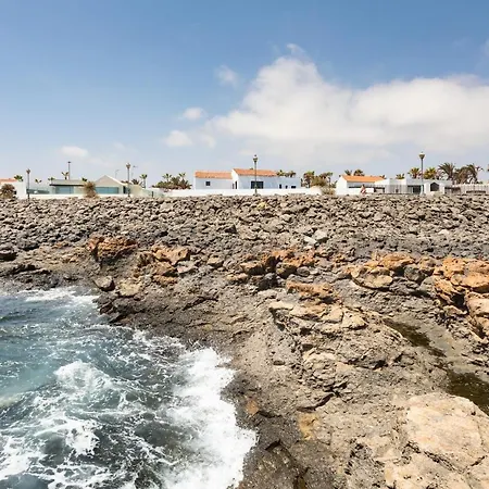 Holiday home Home2book Stunning Sea Front House Caleta De Fuste