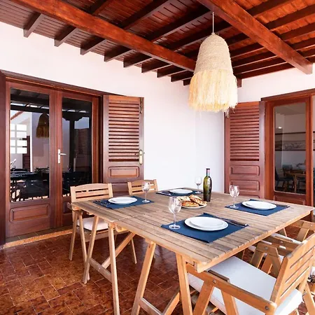 Home2book Stunning Sea Front House Сasa de vacaciones *